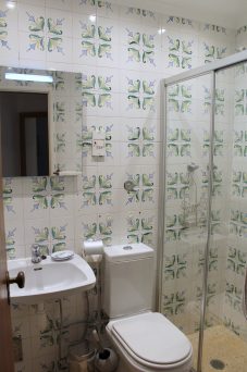 Villa-100-Luz-Lagos_Shower